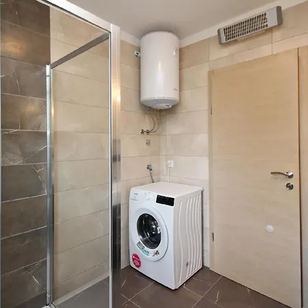 Tolle In Mit Eigener Terrasse Apartament Baška