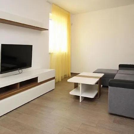 Apartment Tolle In Mit Eigener Terrasse