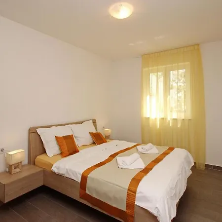 Tolle In Mit Eigener Terrasse Daire *